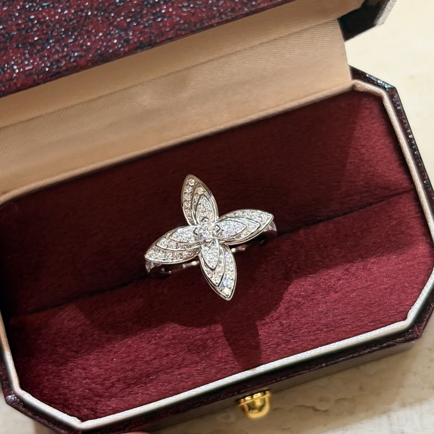 Van Cleef & Arpels Alhambra Ring